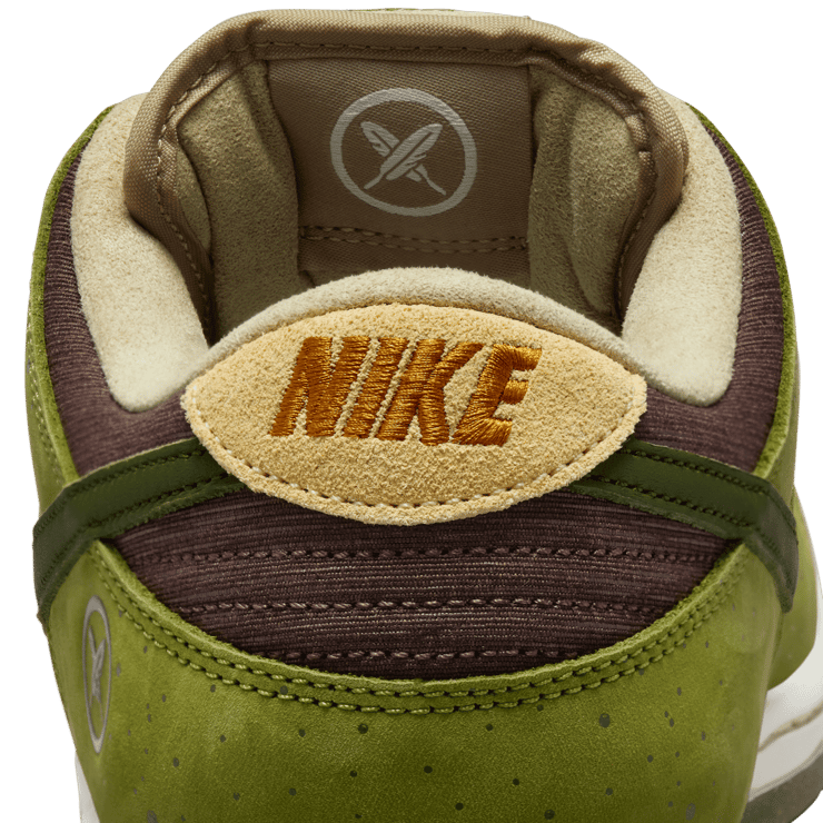 Nike SB Dunk Low Yuto Horigome Matcha Angle 6