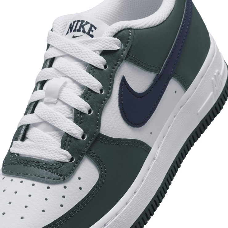 Nike Air Force 1 (GS) Angle 4