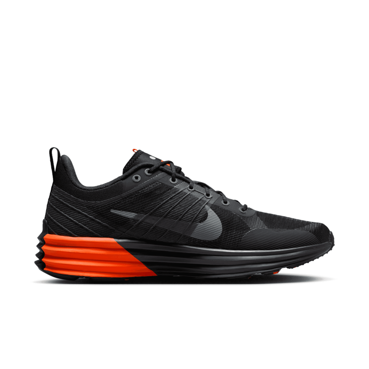 Nike Lunar Roam Angle 1