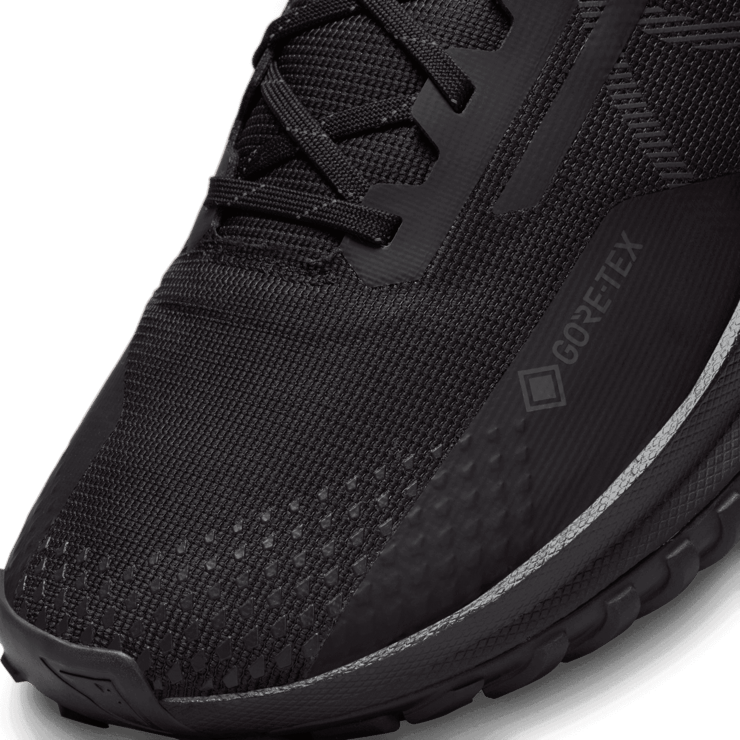Nike React Pegasus Trail 4 GORE-TEX 'Black Anthracite' Angle 4