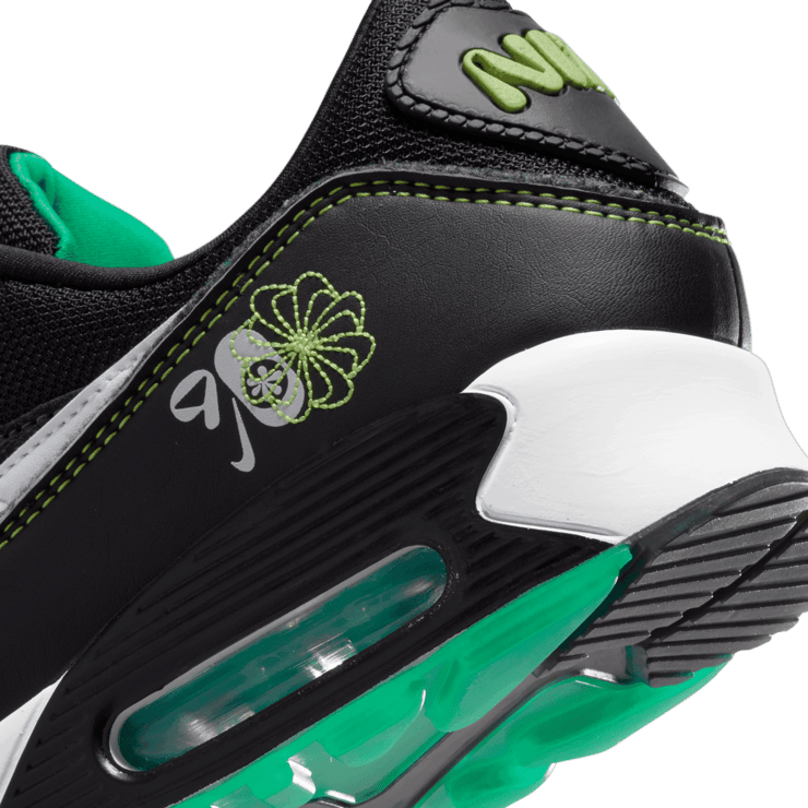 Nike Air Max 90 Retro UFO Black Angle 5