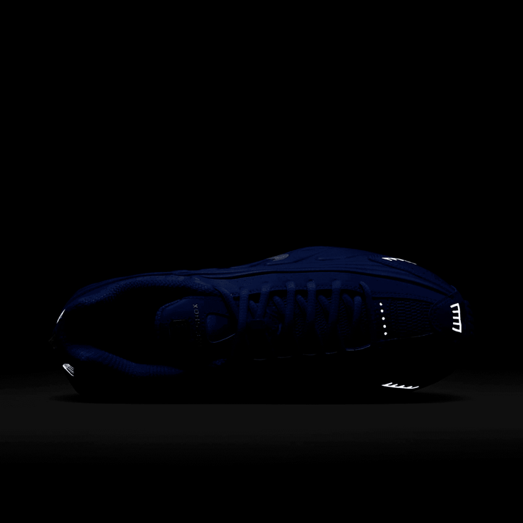 Nike Shox R4 Blue Woman Group (W) Angle 6