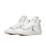 Nike sacai x Blazer Mid 'White Grey' Angle 2