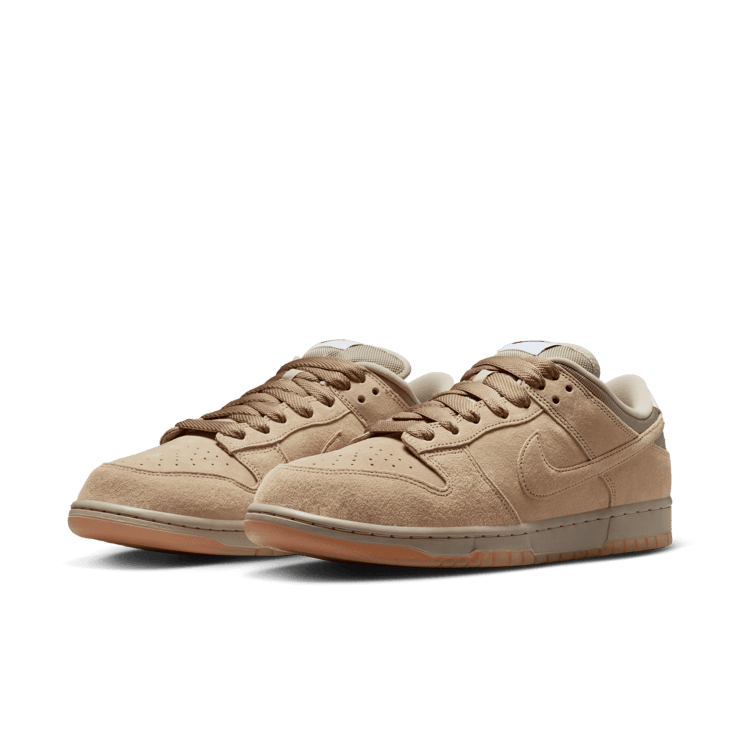 Nike SB Dunk Low Pro B Parachute Beige Angle 2