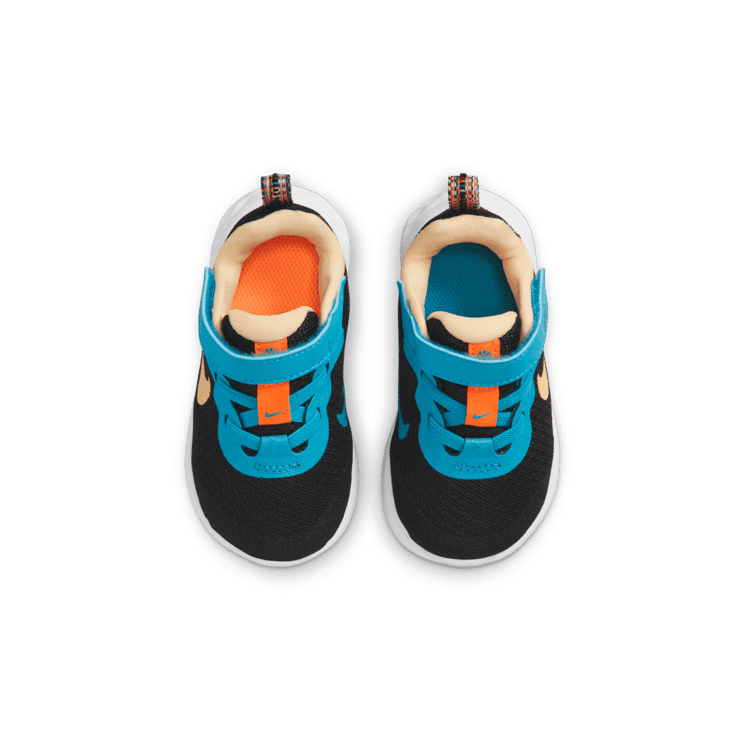 Nike Revolution 6 SE (TD) Angle 1