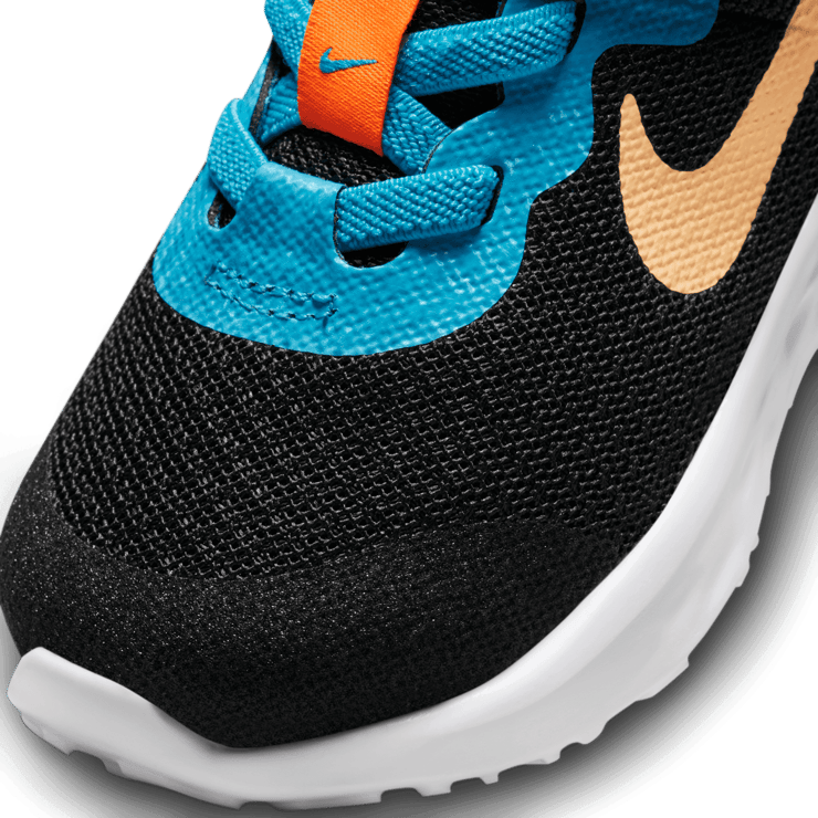Nike Revolution 6 SE (TD) Angle 4
