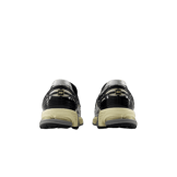 New Balance 1906L Loafer Silver Metallic Cream Angle 4