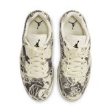 Jordan 5 Retro Low Expression (W) Angle 1