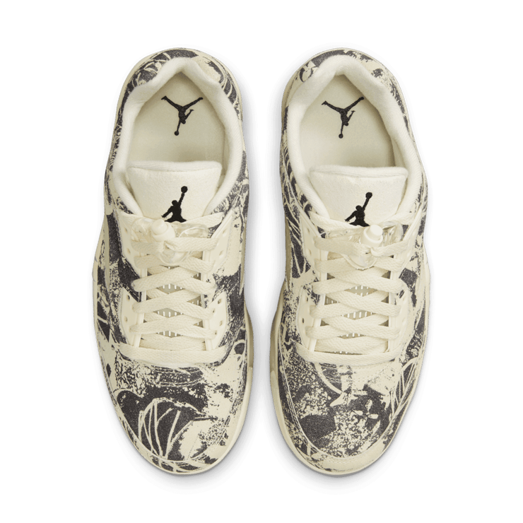 Jordan 5 Retro Low Expression (W) Angle 1