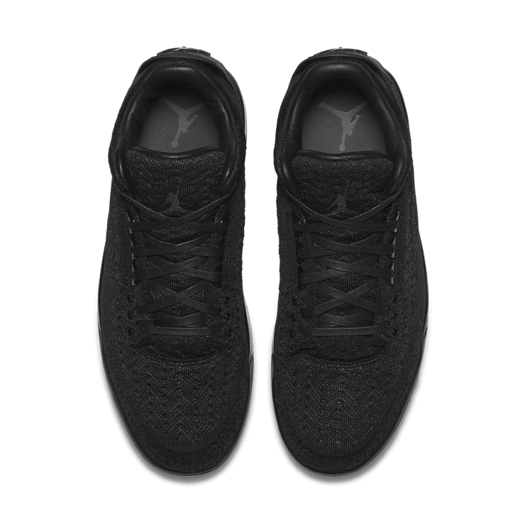 Jordan 3 Retro Flyknit Black Angle 1
