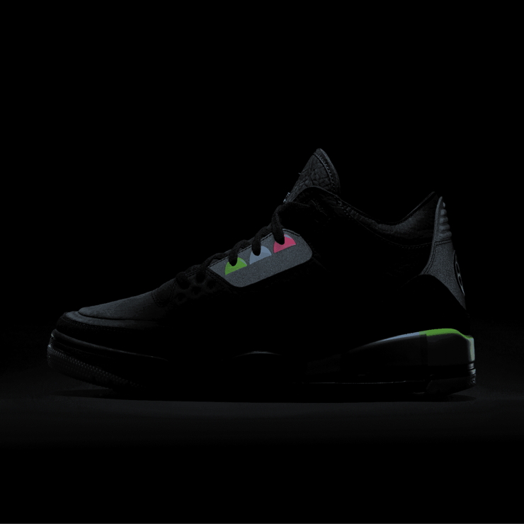 Jordan 3 Retro Quai54 (2018) Angle 4