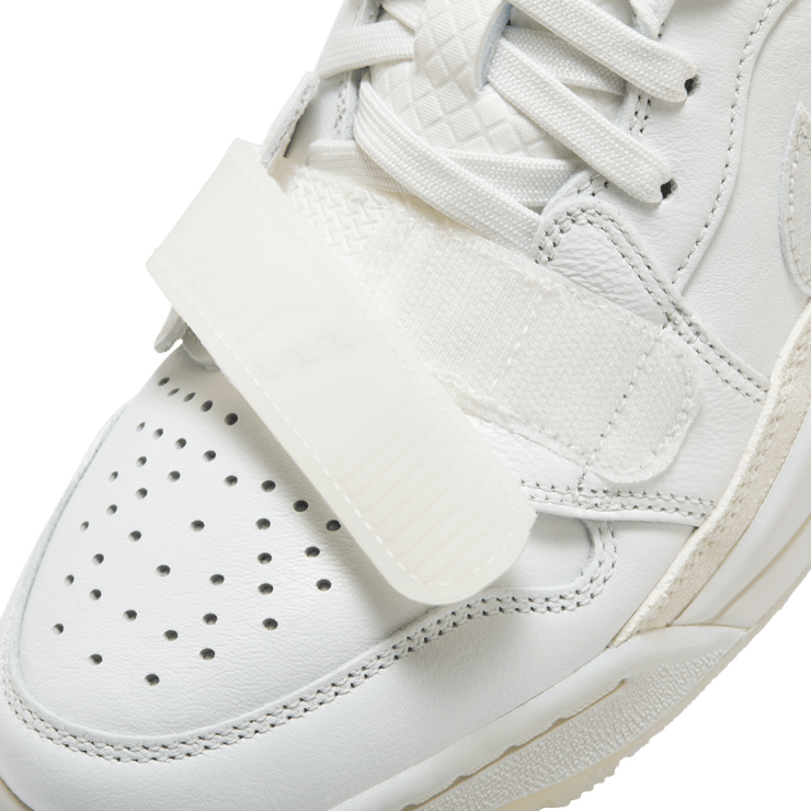 Air Jordan Legacy 312 Low CNY (W) Angle 8