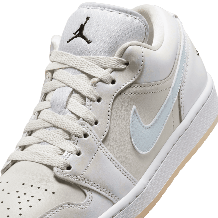 Air Jordan 1 Low SE CNY Year of the Snake (W) Angle 4