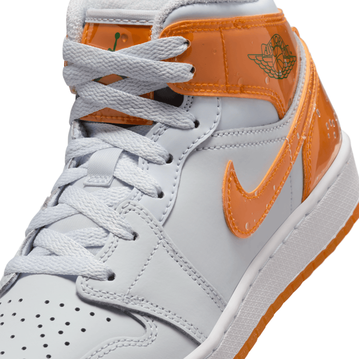 Air Jordan 1 Mid SE 'Gatorade Pack - Orange' (GS) Angle 4