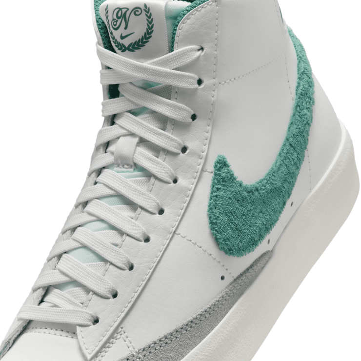 Nike Blazer Mid '77 (GS) Angle 4