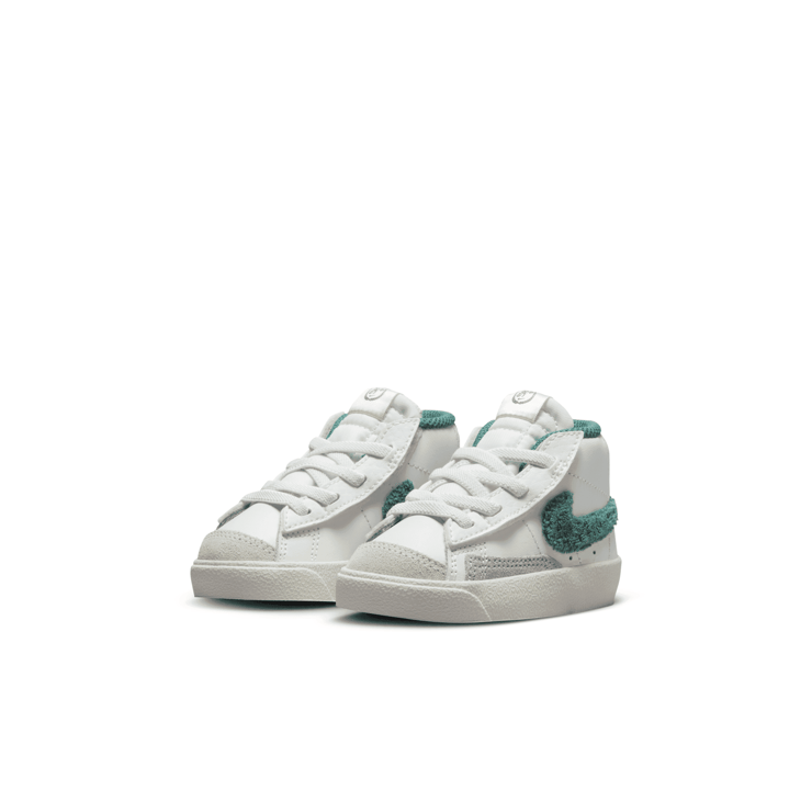 Nike Blazer Mid '77 (TD) Angle 2