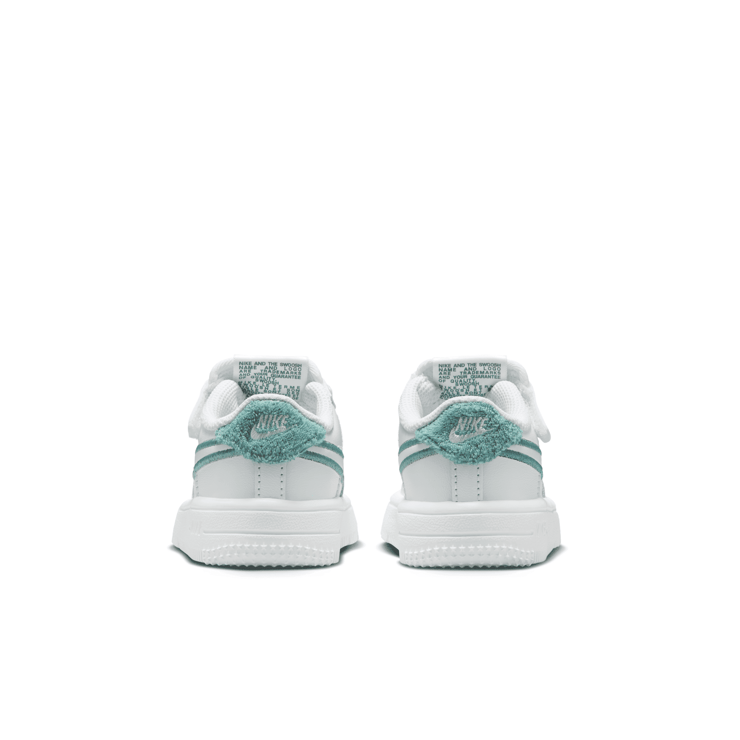 Nike Force 1 Low LV8 EasyOn (TD) Angle 3