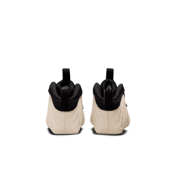 Nike Posite One Angle 3