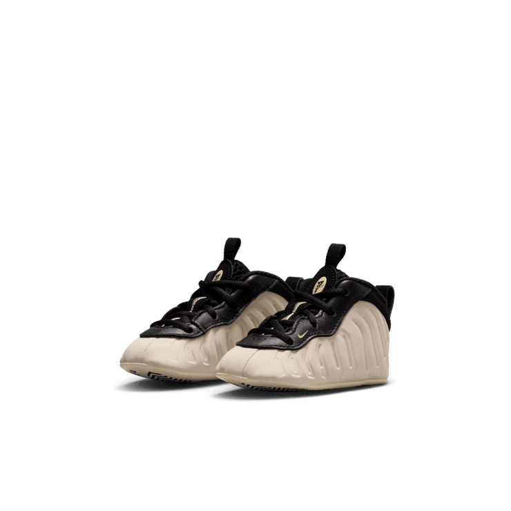 Nike Posite One Angle 2