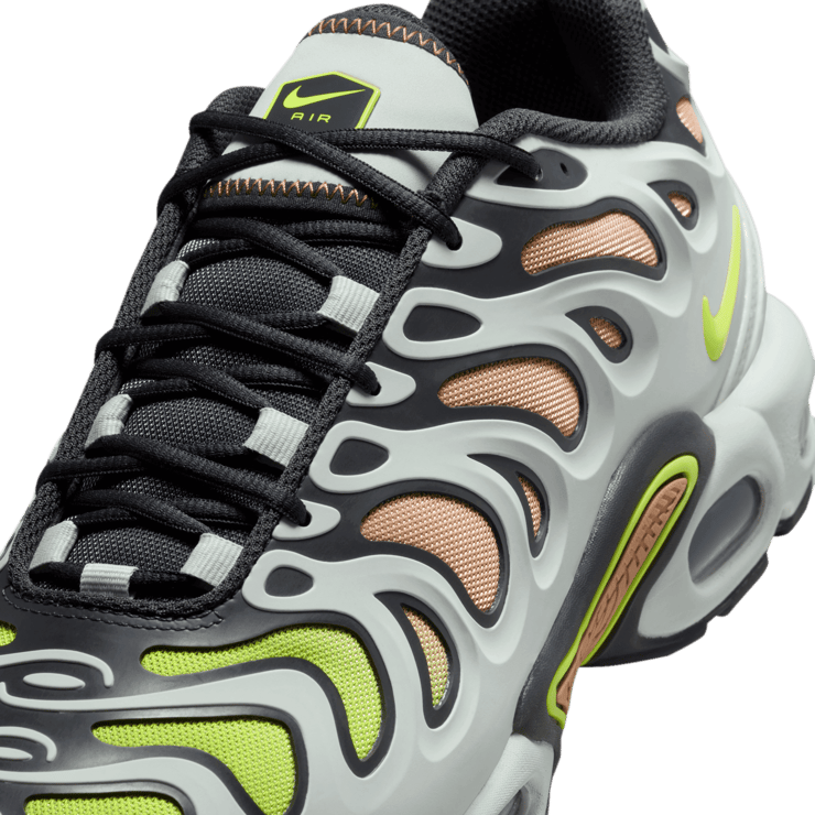 Nike Air Max Plus Volt Adobe Angle 4