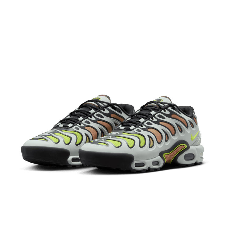 Nike Air Max Plus Volt Adobe Angle 2