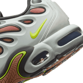 Nike Air Max Plus Volt Adobe Angle 5