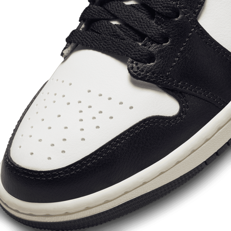 Air Jordan 1 Mid Black Gym Red (W) Angle 4