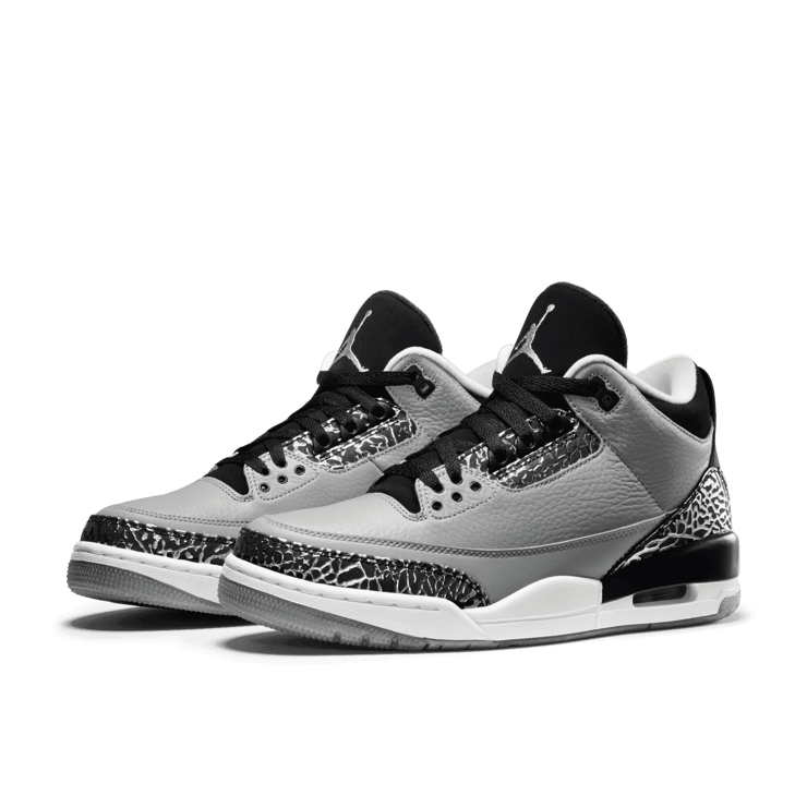 Jordan 3 Retro Wolf Grey Angle 2