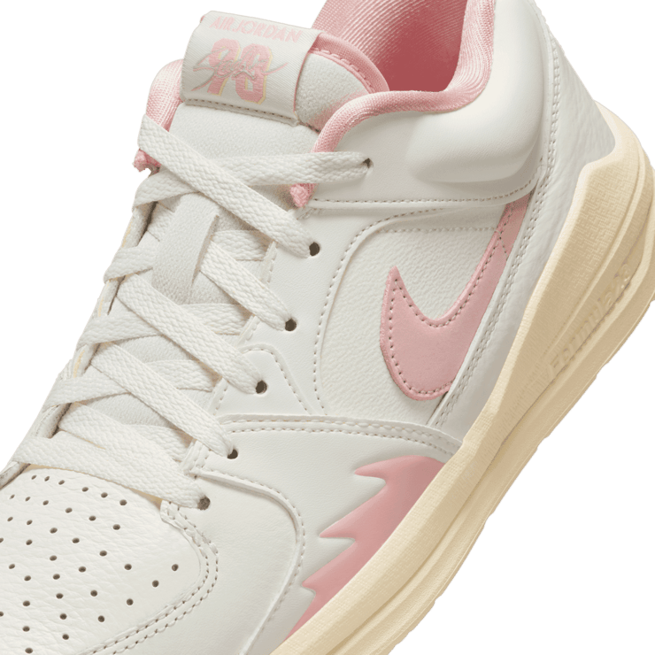 Jordan Stadium 90 'Sail Legend Pink' (W) Angle 4