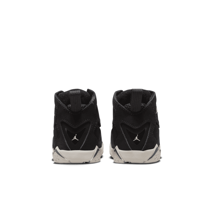 Jordan True Flight (TD) Angle 3