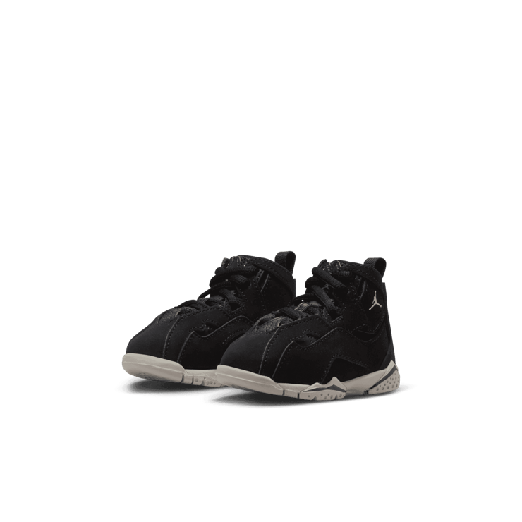 Jordan True Flight (TD) Angle 2