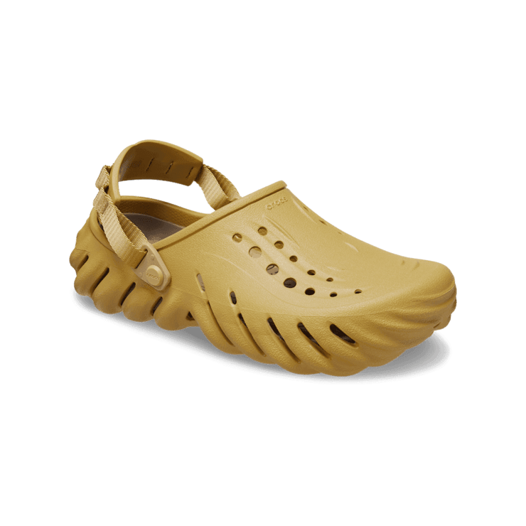 Crocs Echo Clog Desert Grass Angle 3