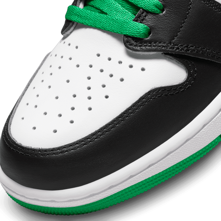 Air Jordan 1 Retro High OG Lucky Green Angle 4