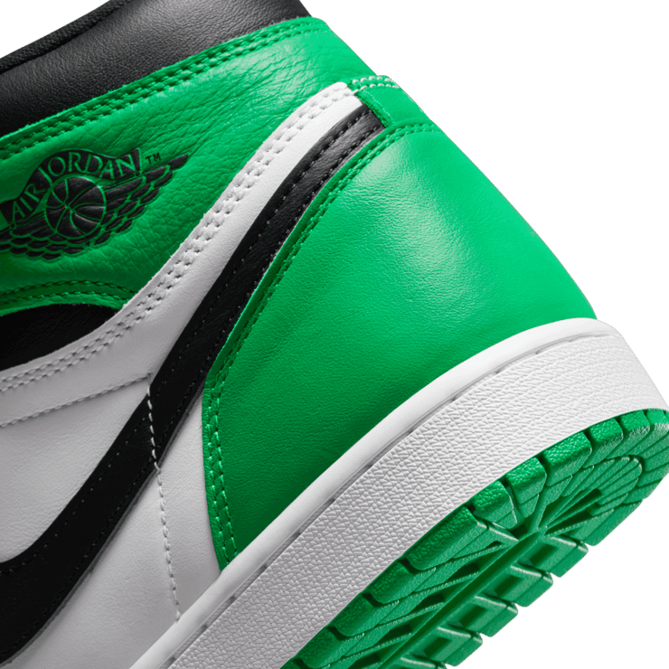 Air Jordan 1 Retro High OG Lucky Green Angle 5