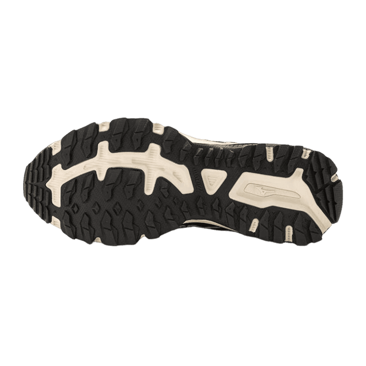 Mizuno Racer Trail Cream Black White Angle 2