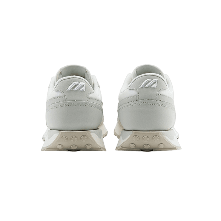 Mizuno Lg 70s Essential Gray White Angle 1