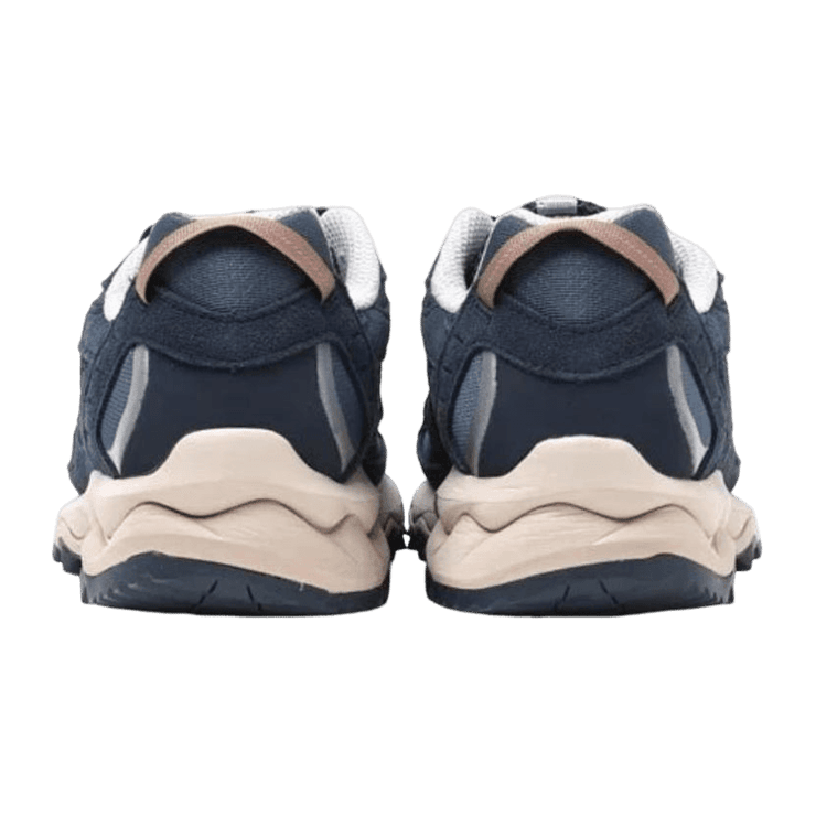 Mizuno Wave Mujin TL Fisherman Pack Angle 2