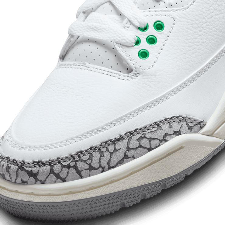 Air Jordan 3 Retro Lucky Green (W) Angle 4