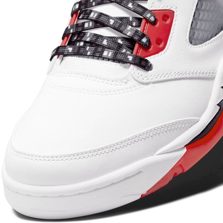 Jordan 5 Retro Quai54 (2021) Angle 4