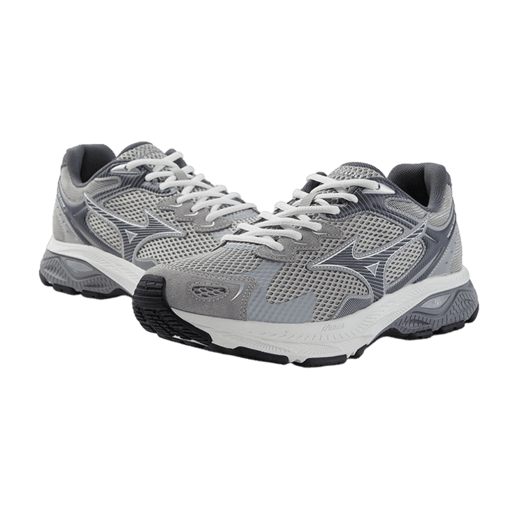 Mizuno Racer S White and Gray Angle 1