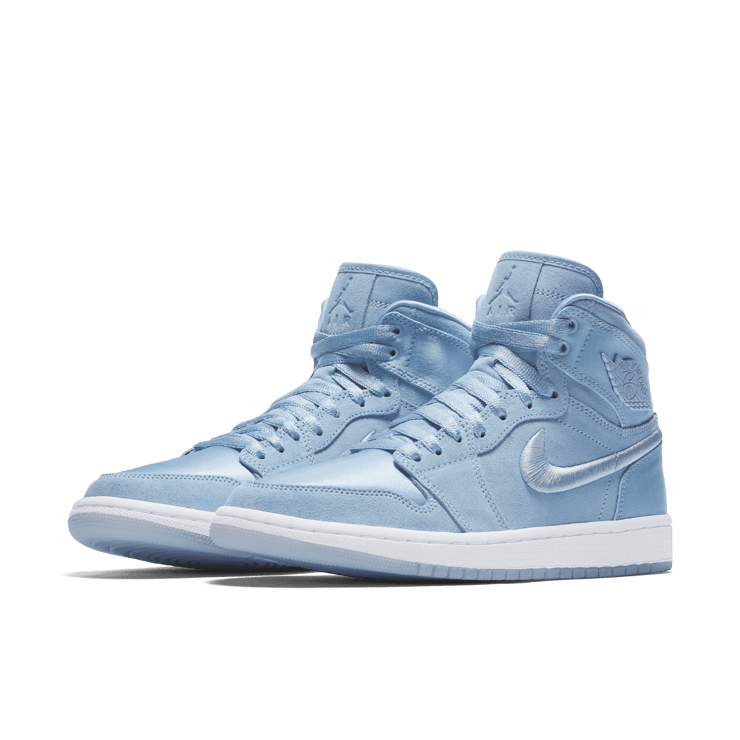 Jordan 1 Retro High Season of Her Hydrogen Blue (W) Angle 2