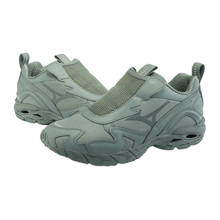 Mizuno Beams x Wave Rider 10 SlipOn Grey Silver Angle 1