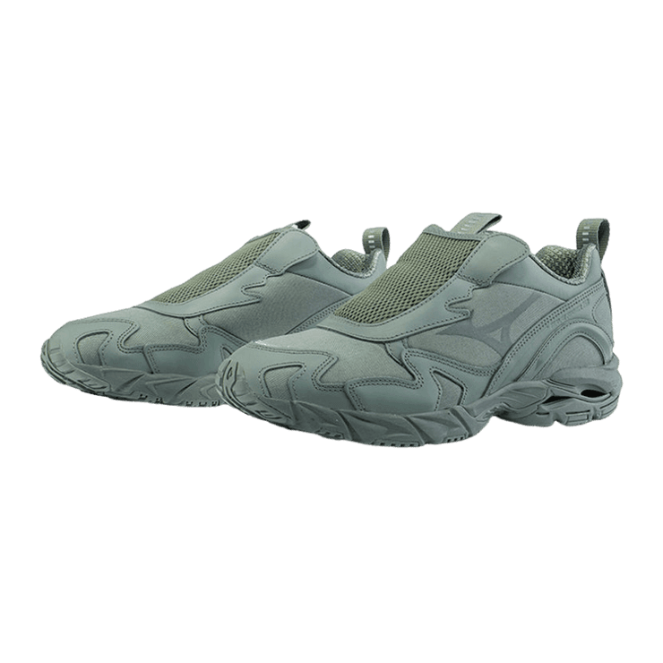 Mizuno Beams x Wave Rider 10 SlipOn Grey Silver Angle 2