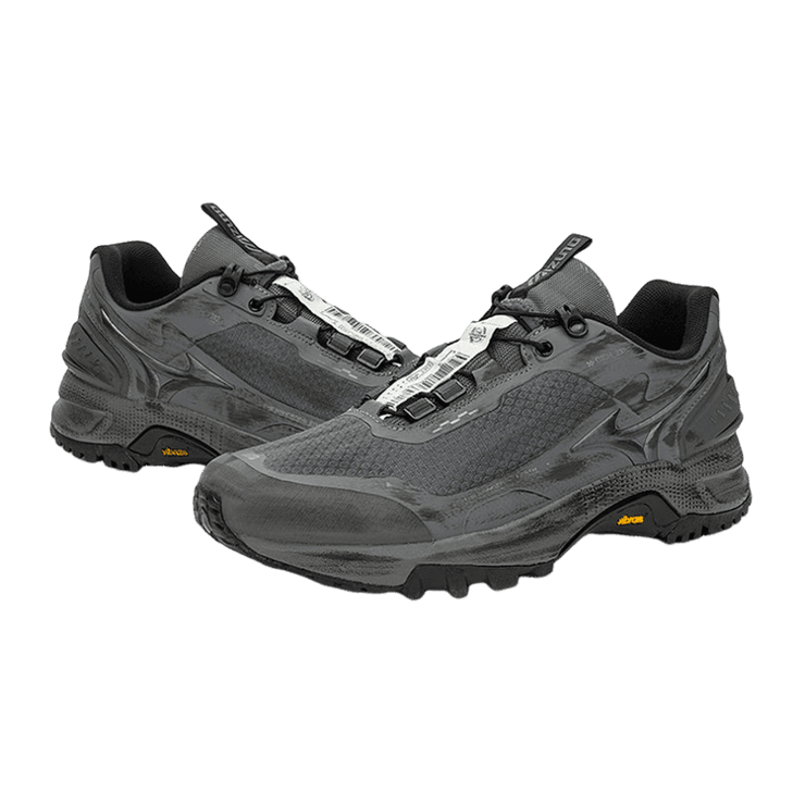 Mizuno x The Wandering Earth GM Crosswild TWE Grey Black Angle 1