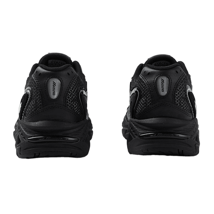 Mizuno Adventure Twe NonSlip Durable LowTop Angle 2