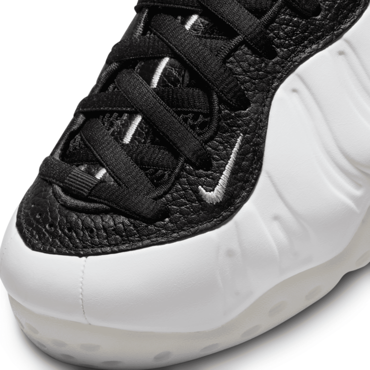 Black and white foams store