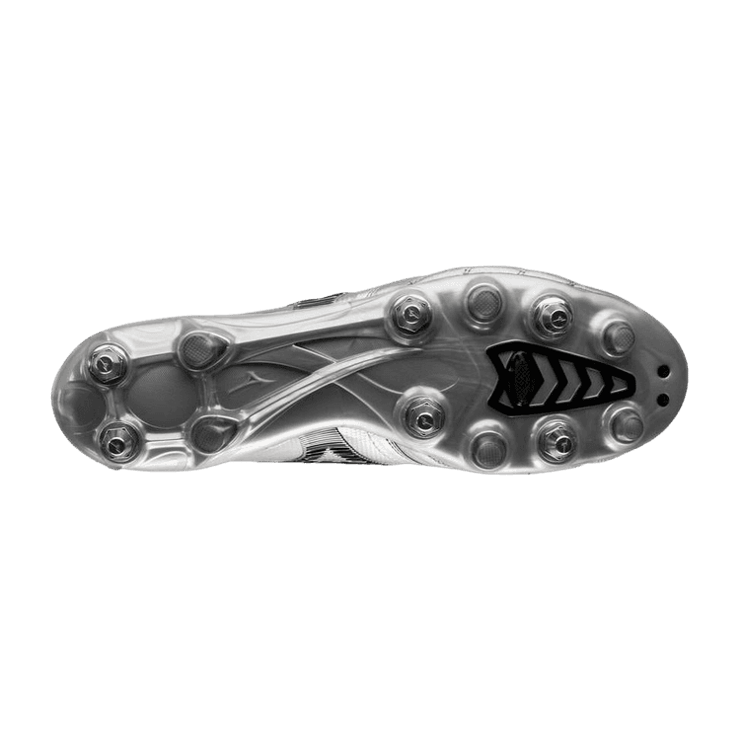 Mizuno Morelia Neo III Beta Silver Angle 1