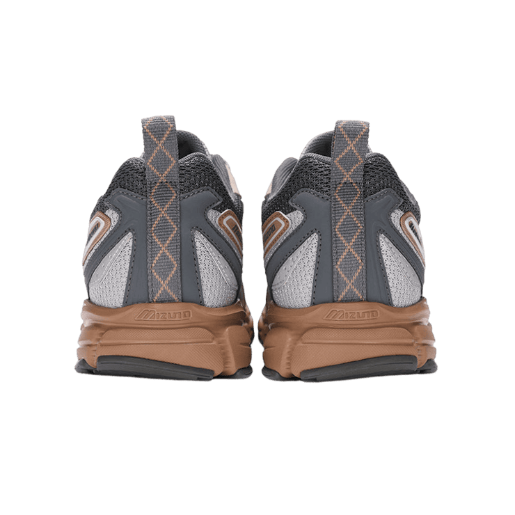 Mizuno Speed 10 S Beige Angle 2