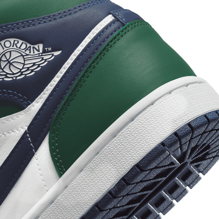 Air Jordan 1 Mid SE Noble Green Midnight Navy (W) Angle 5