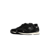 Mizuno GV87 x FUTUR Black Angle 1
